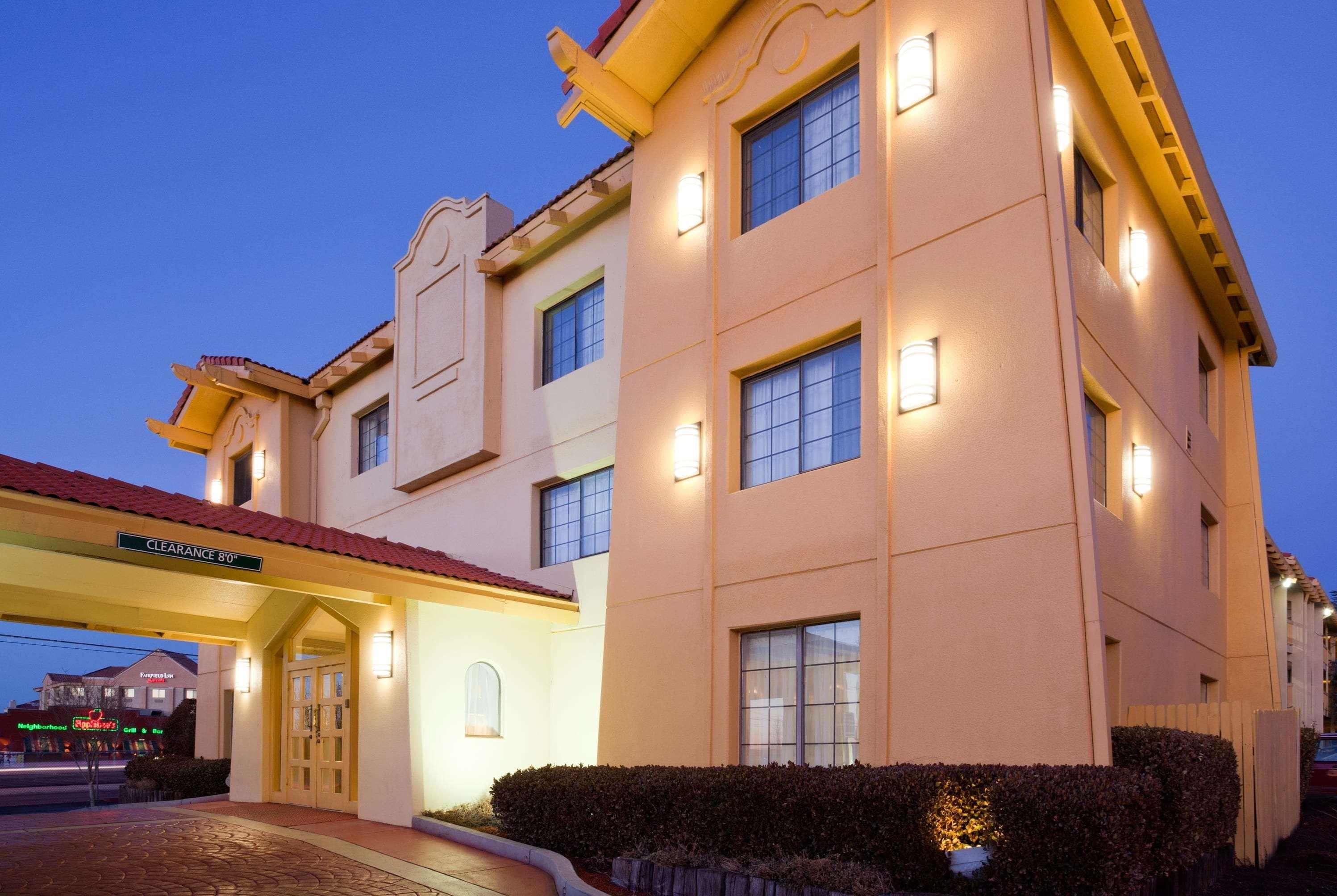 La Quinta Inn By Wyndham Albuquerque Airport Exterior foto
